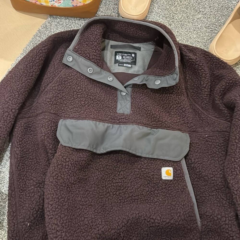 Carhartt sweater